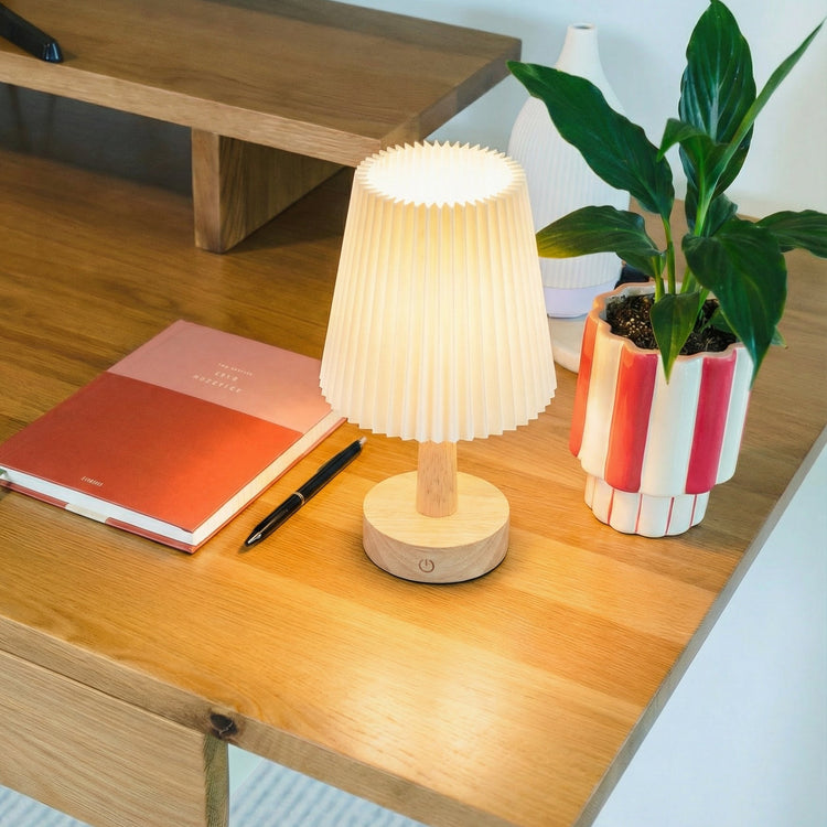 Desky ripple wooden cordless desk lamp in natural rubberwood