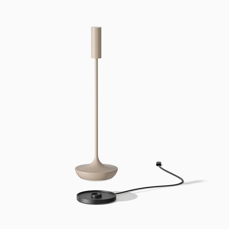 Desky slim cordless desk lamp with contact charging base in sand